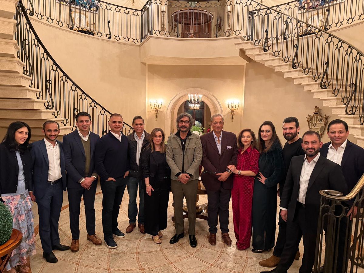 PSI supporters group photo